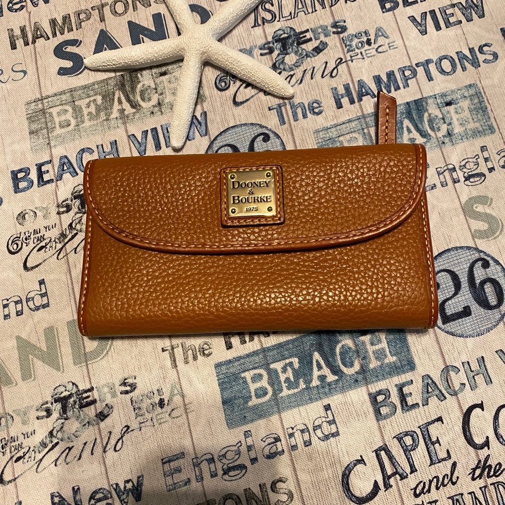Dooney and Bourke wallet